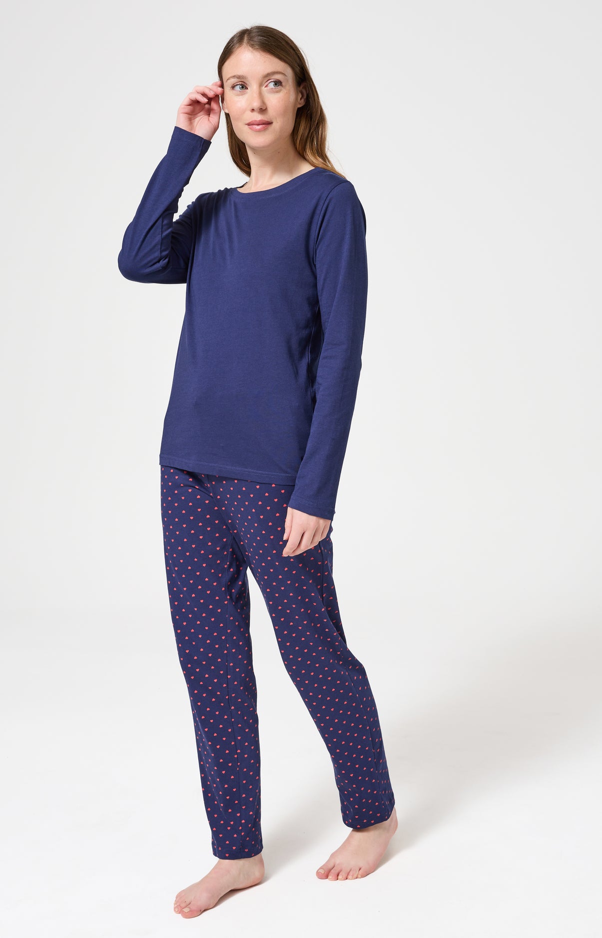 Pyjama long femme en coton bleu marine et coeur rouge 3