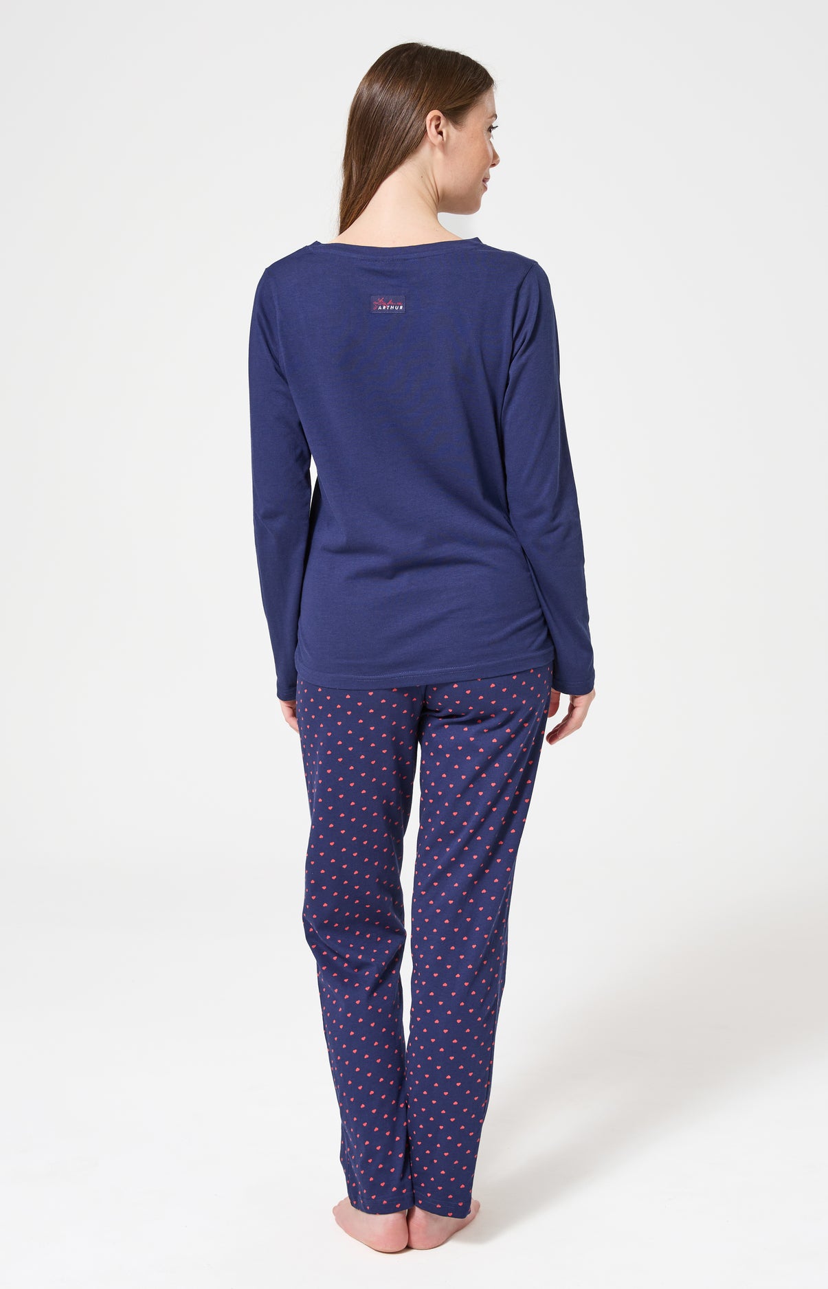 Pyjama long femme en coton bleu marine et coeur rouge 4
