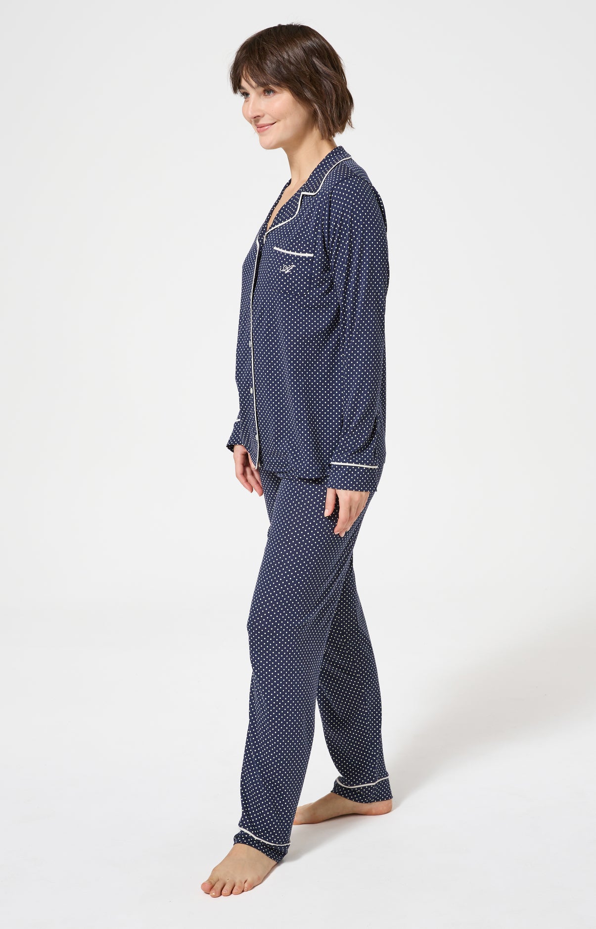 Pyjama long boutonné à pois bleu marine femme 4
