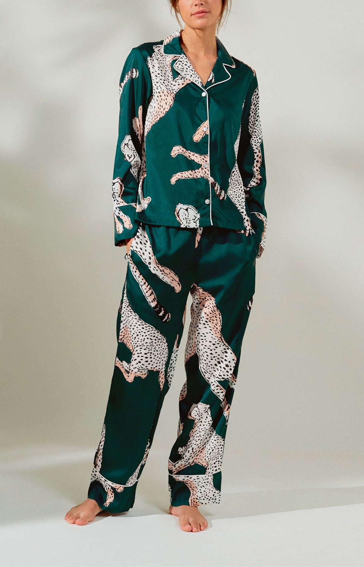 Pyjama long boutonné Femme Guépard Vert 1