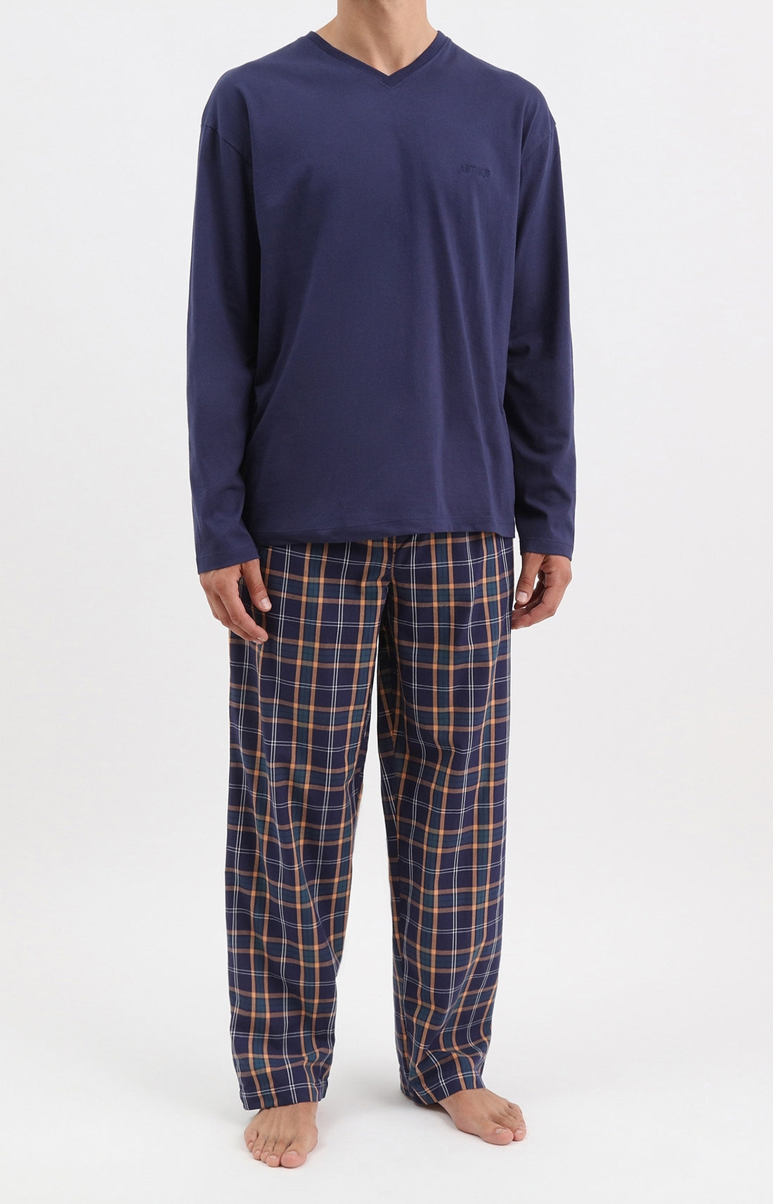 Pyjama long homme bleu marine et carreaux 1