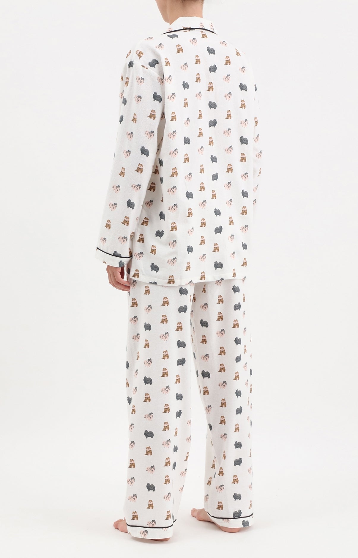 Pyjama long boutonné femme chien spitz blanc cassé 3