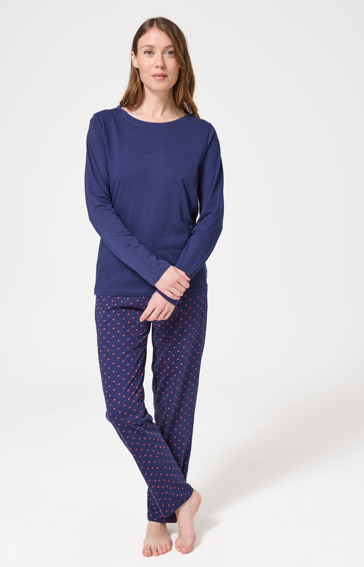 Pyjama long femme en coton bleu marine et coeur rouge 2