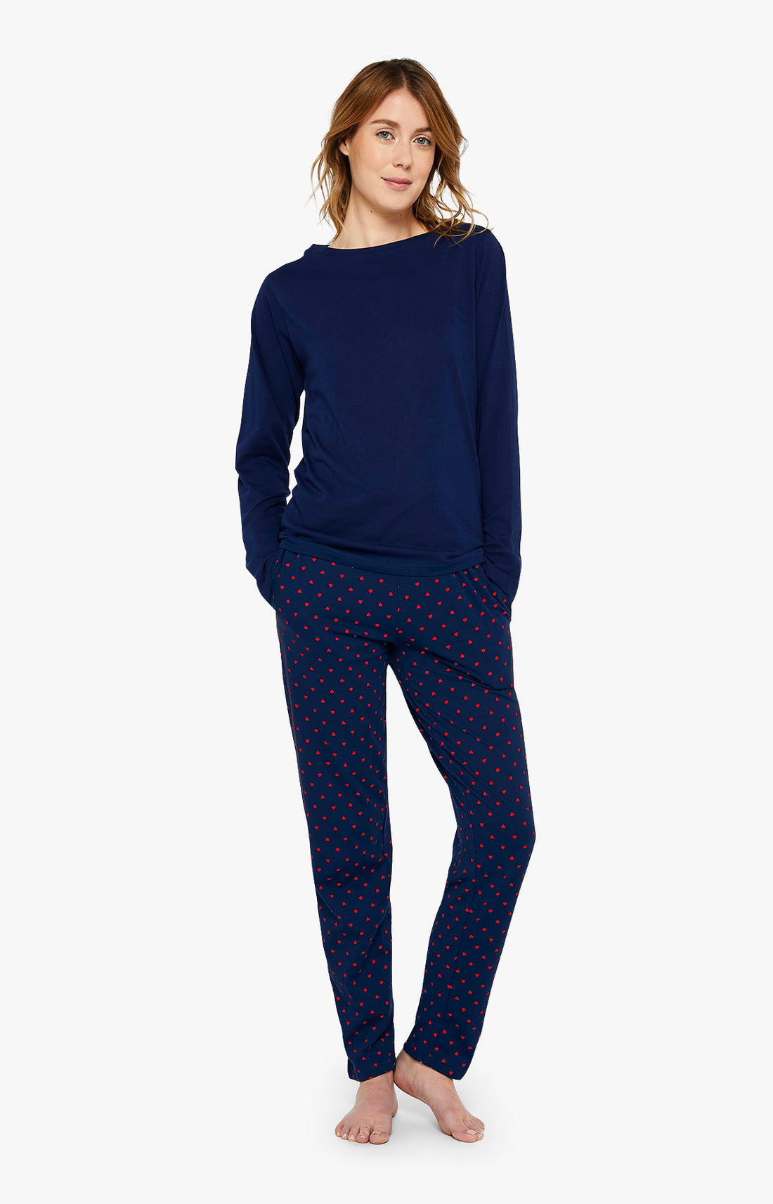 Pyjama long bleu marine et coeur rouge Femme 1
