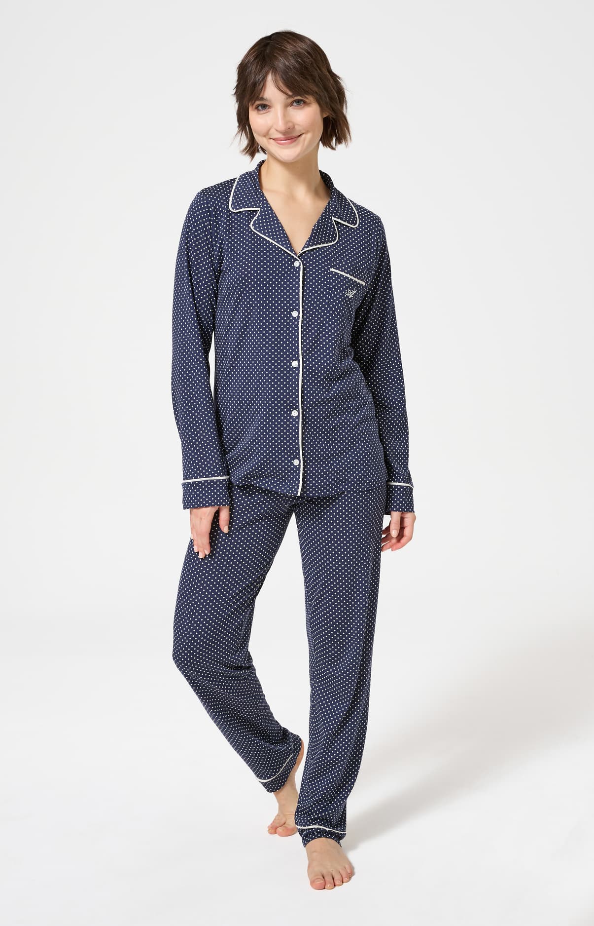 Pyjama long boutonné à pois bleu marine femme 4