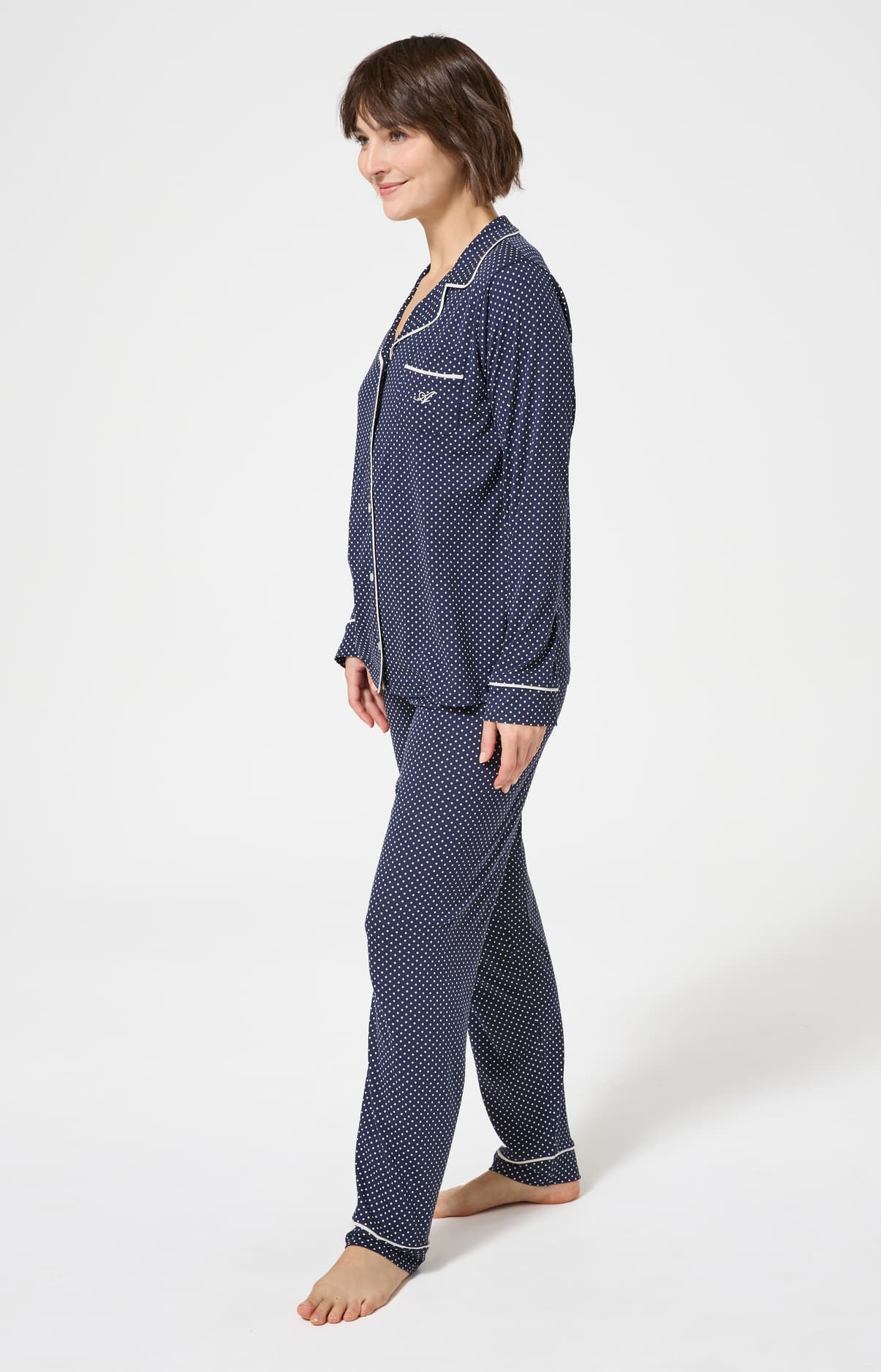Pyjama long boutonné à pois bleu marine femme 5