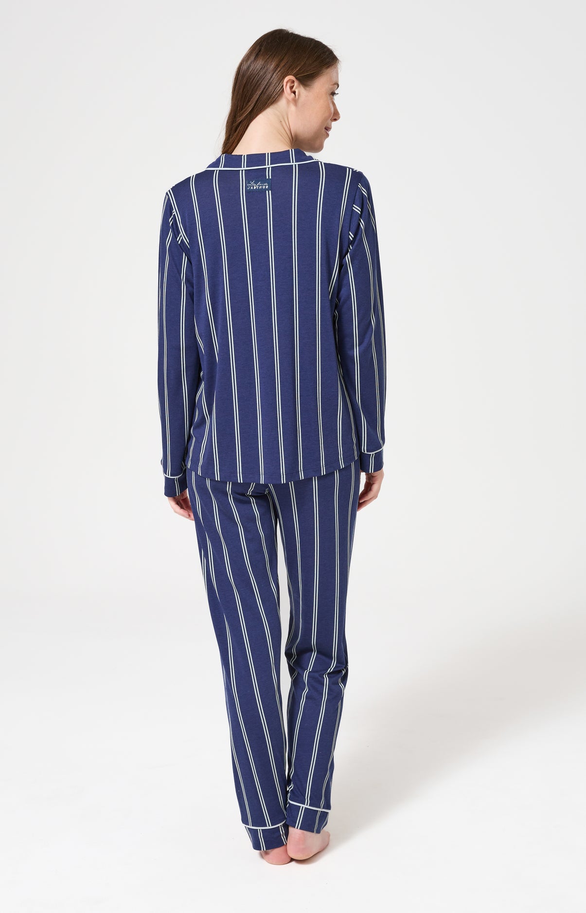 Pyjama long boutonné à rayures bleu marine femme 6