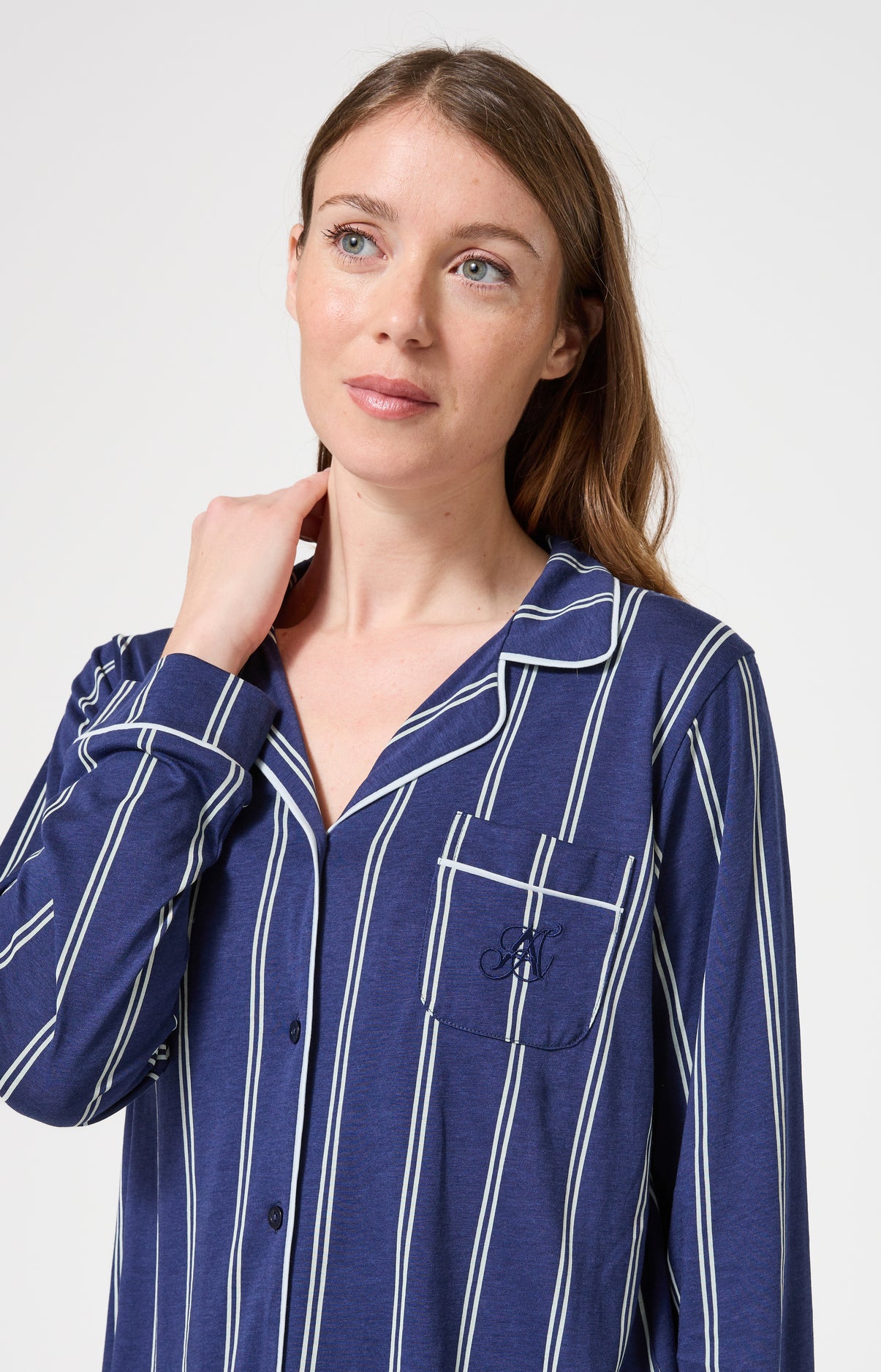 Pyjama long boutonné à rayures bleu marine femme 2