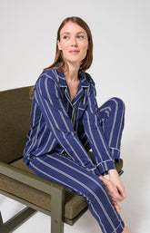 Pyjama long boutonné à rayures bleu marine femme 9